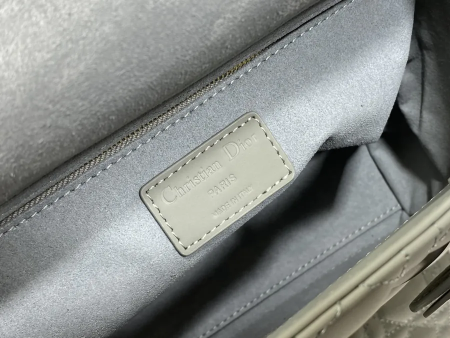 P750 Lady 5 Compartment Matte Leather Rock Collection