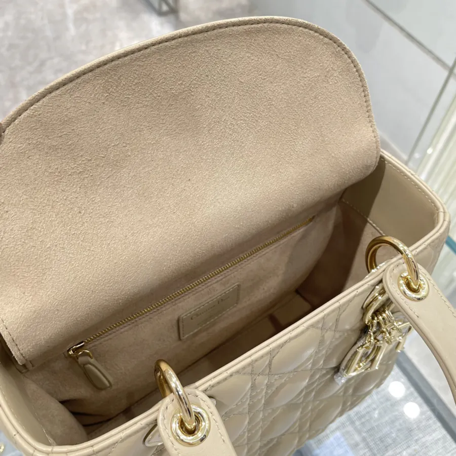P750 Premium Quality Bucket Bag with Five Panel Leather and Gold Hardware