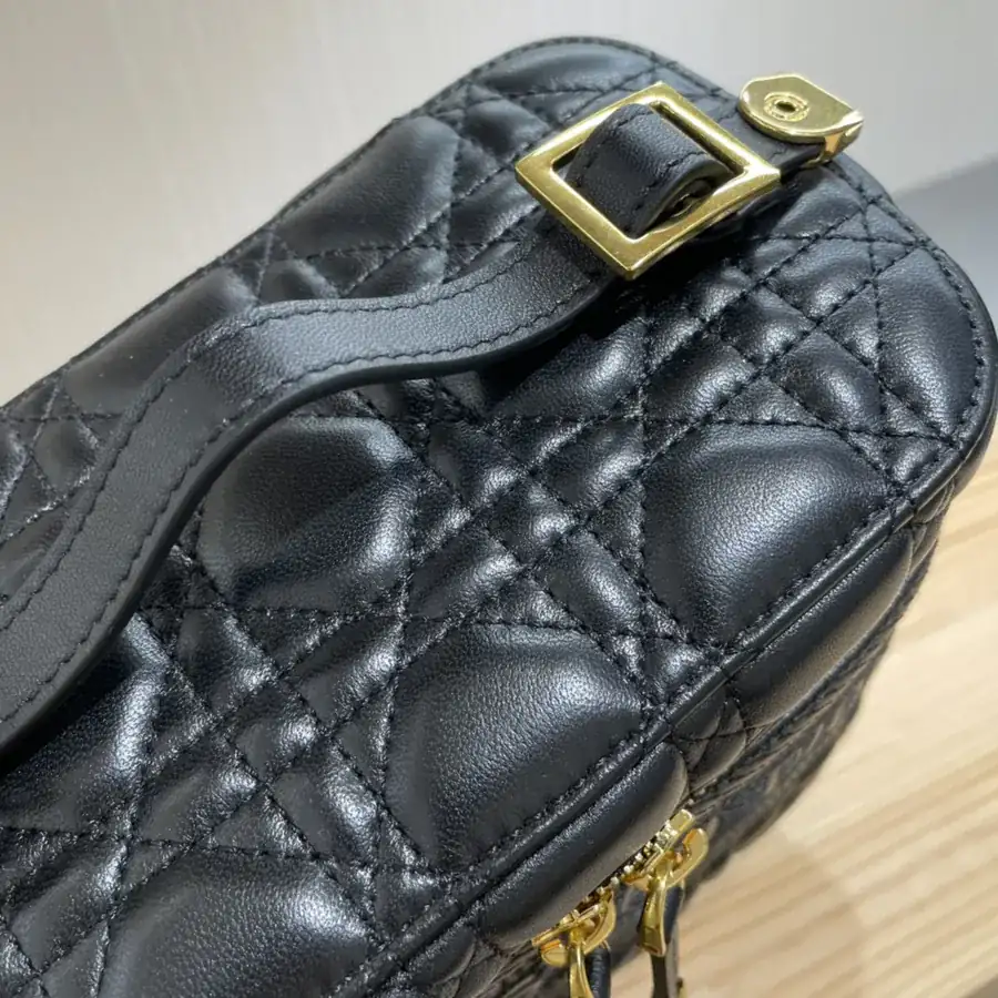 P650 CD Cosmetic Bag in Black