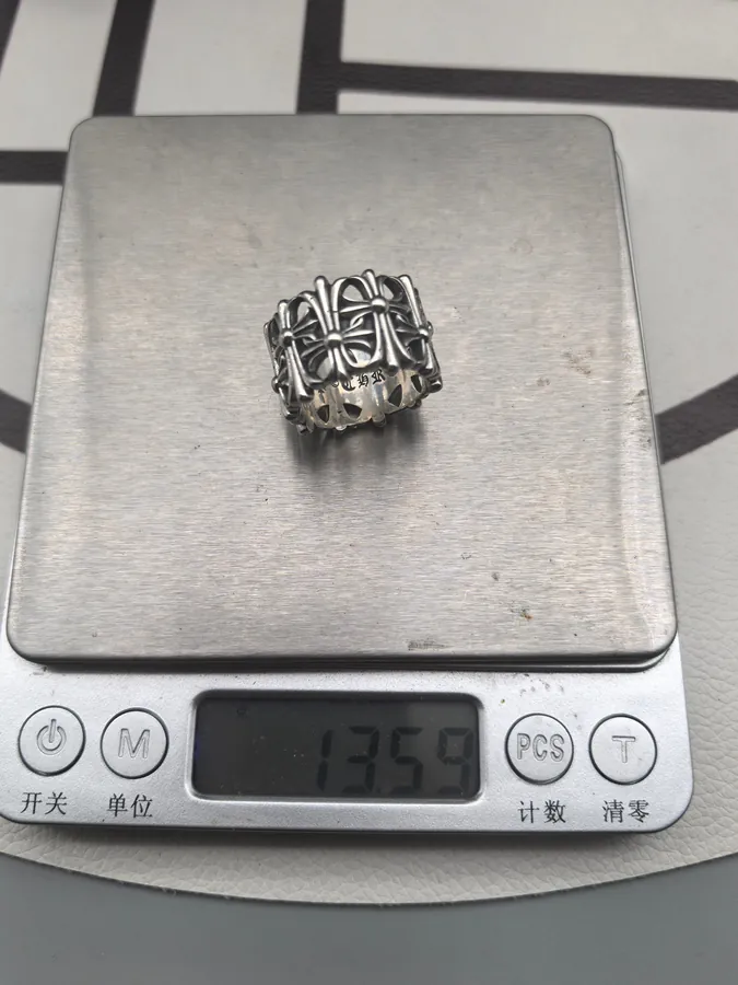 Kroen Cross Tomb Ring