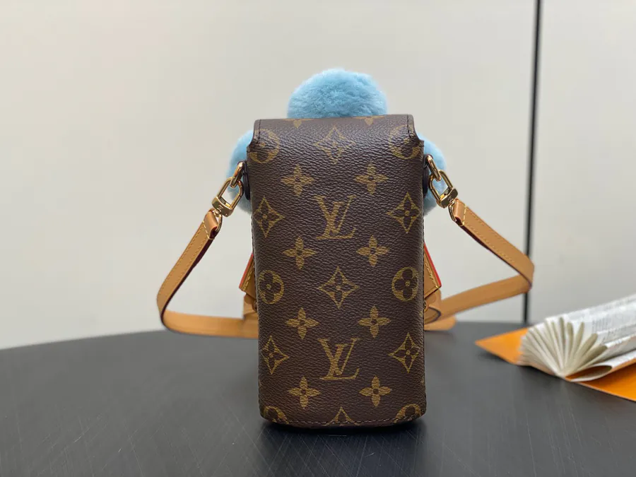 VIVIENNE Monogram Phone Case Blue (Sunflower) Snow Show Series