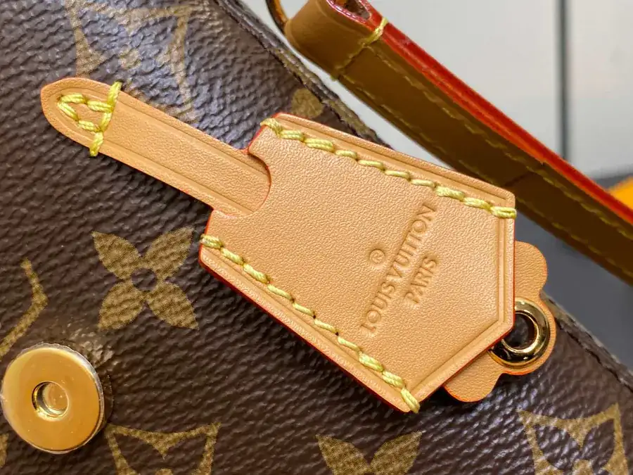 VIVIENNE Monogram Phone Case Blue (Sunflower) Snow Show Series