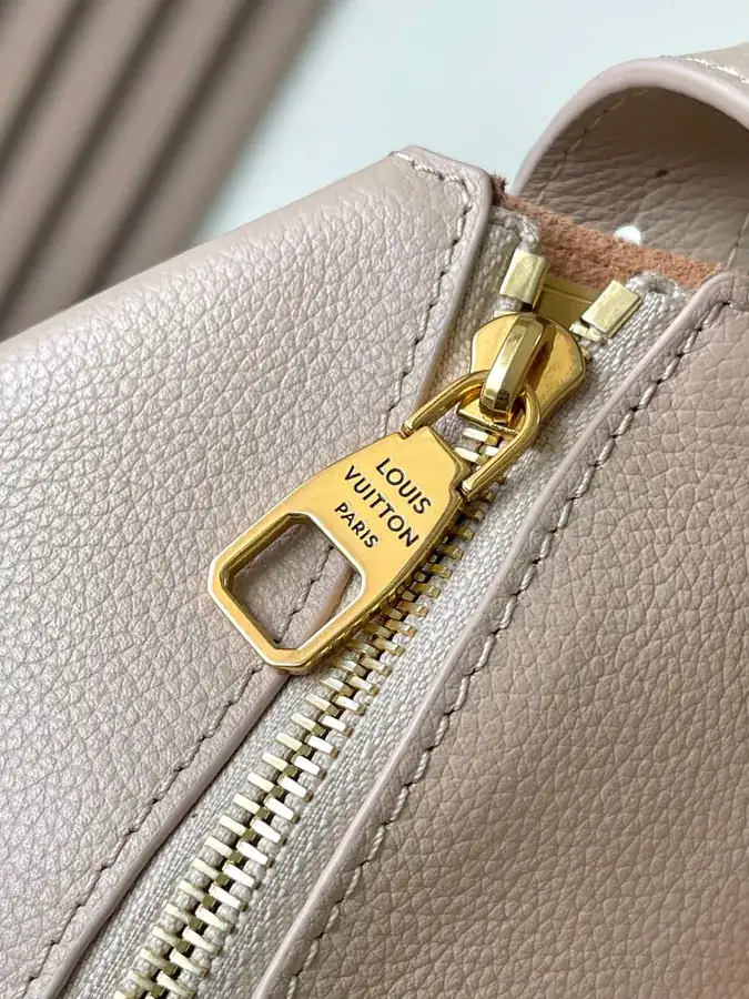 Low Key Cookie Medium Handbag