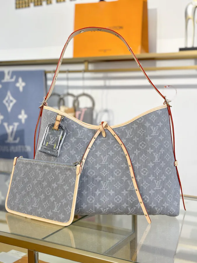 CARRYALL Midsize Handbag