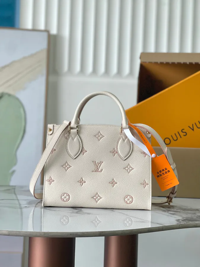 MB Special Edition Bucket Bag with Chip