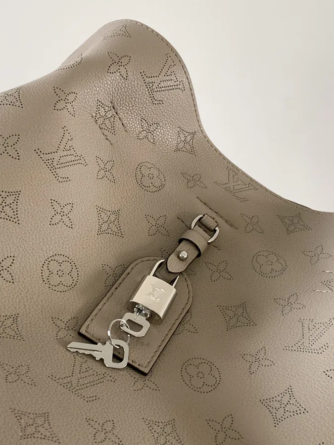 Boundless Handbag Mahina Series, Dynamic 163, Grained Calfskin