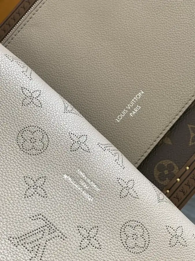 Boundless Handbag Mahina Series, Dynamic 163, Grained Calfskin