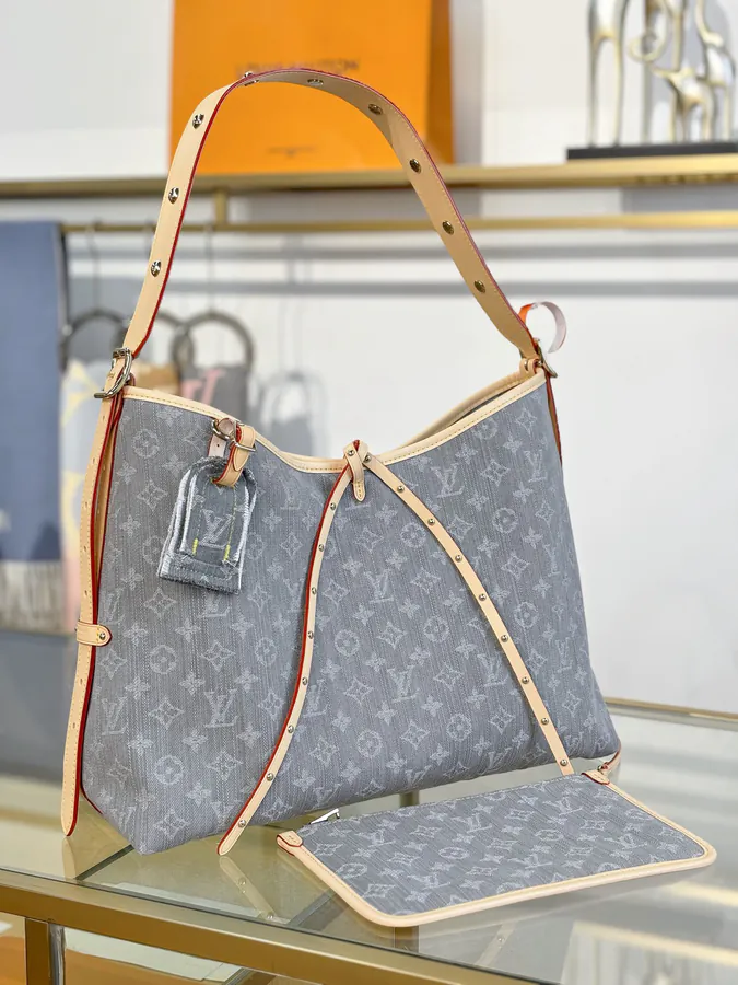 CARRYALL Midsize Handbag