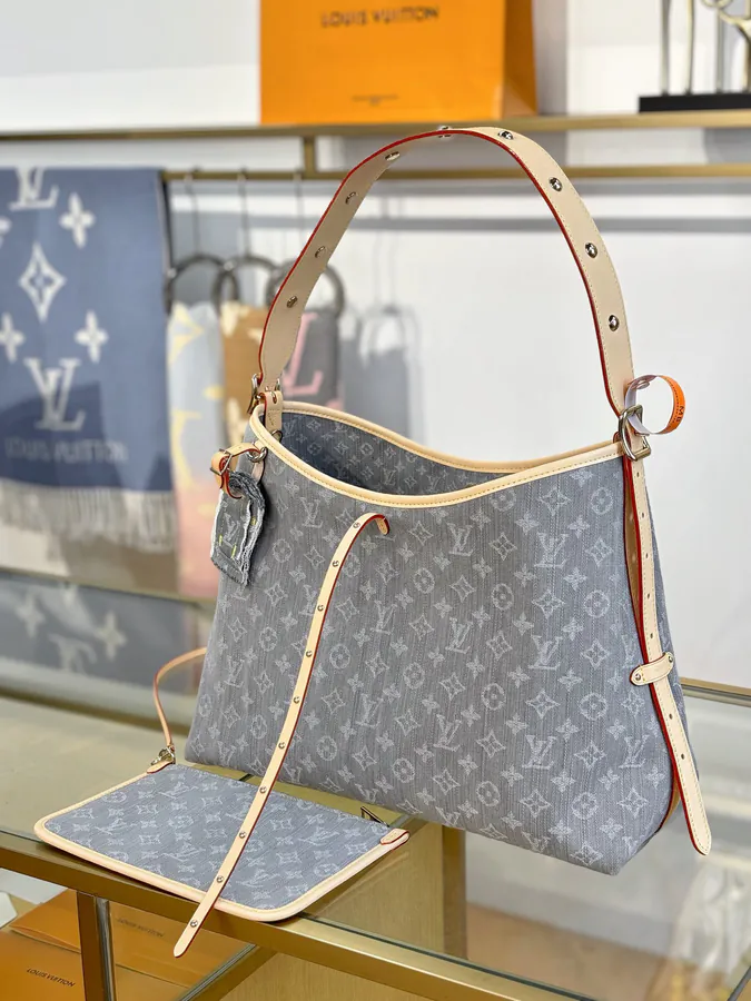 CARRYALL Midsize Handbag