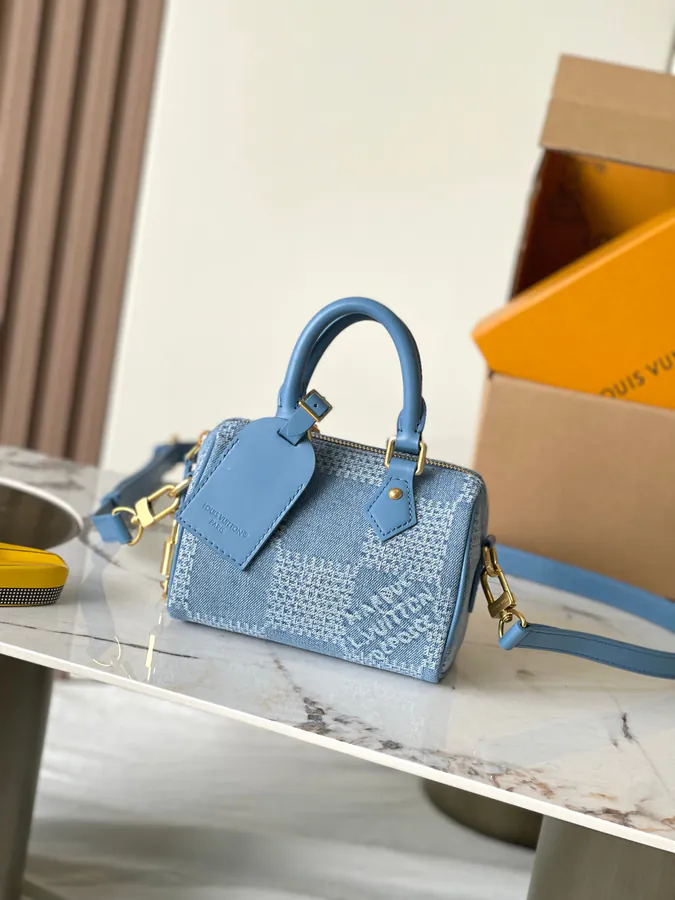 Speedy 18 Bandoulière Handbag in Grained Calfskin