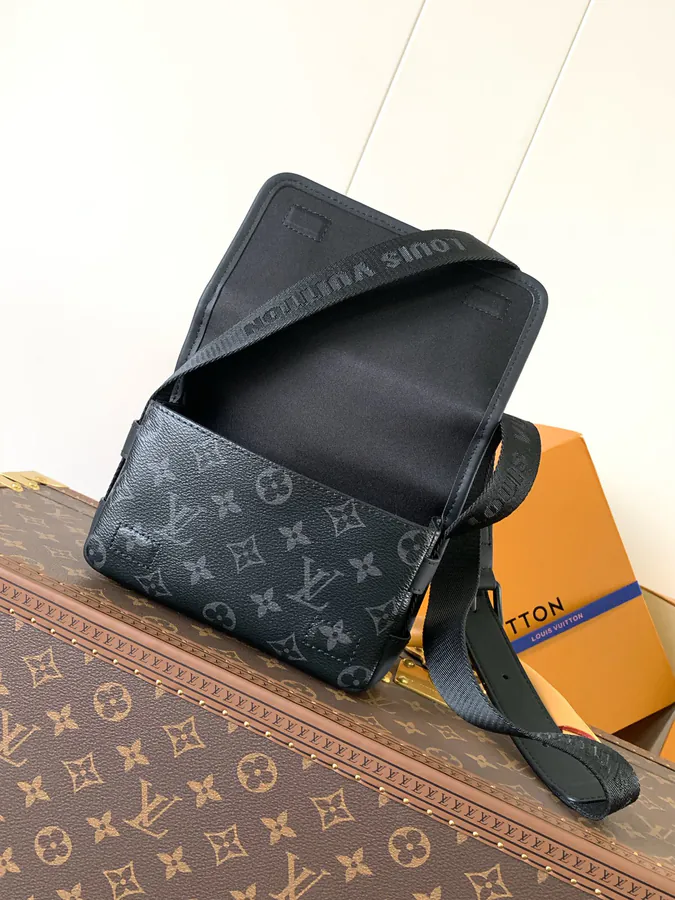 Bosphore Mini Handbag with Black Flowers, Dynamic Chip 163C