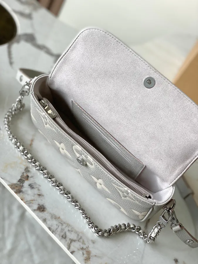 Wallet On Chain Ivy in芋泥乳色