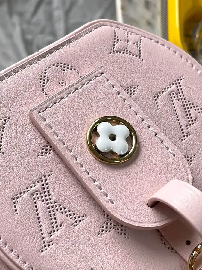 Mini Boite Chapeau Handbag with Premium MB Chip