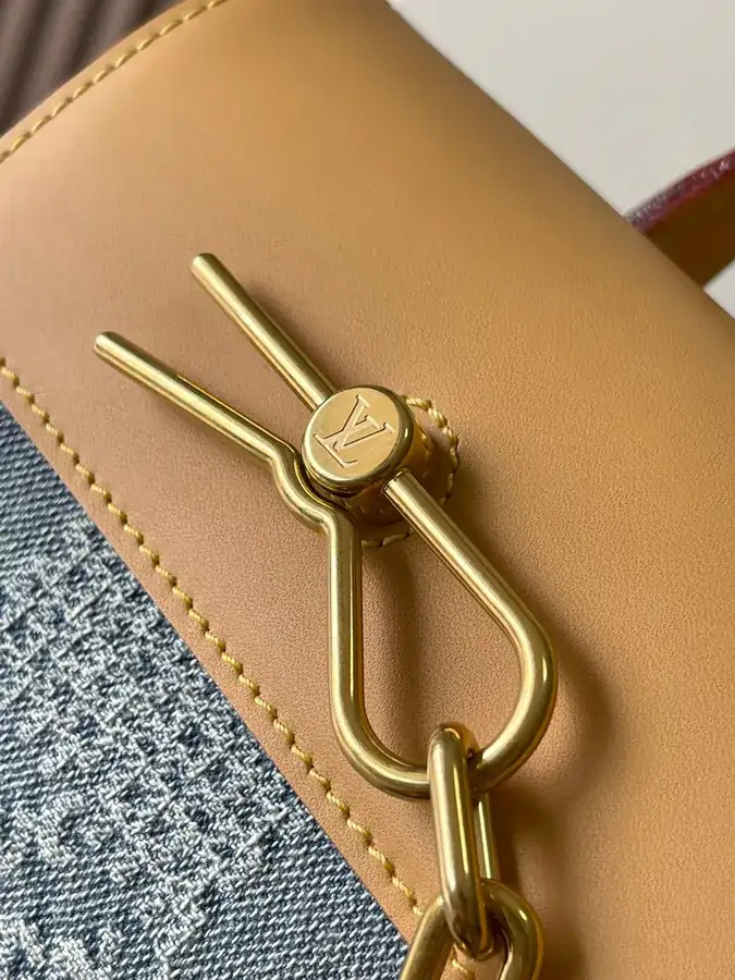 Nano Steamer Leather Crossbody Bag with MB Chip
