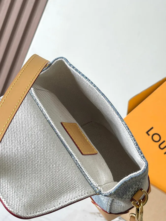 Nano Steamer Leather Crossbody Bag with MB Chip