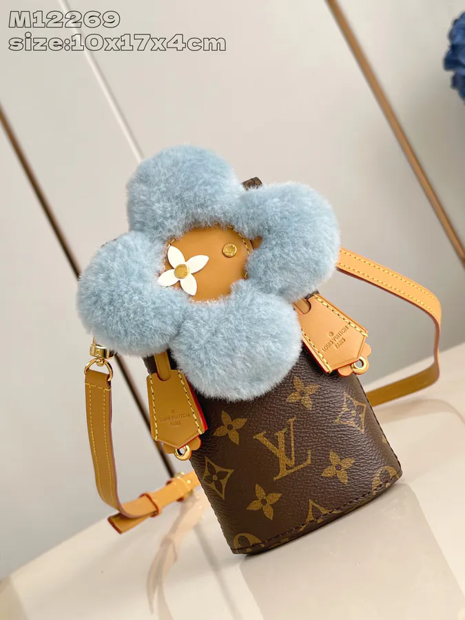 Vivienne Phone Pouch Christmas Collection