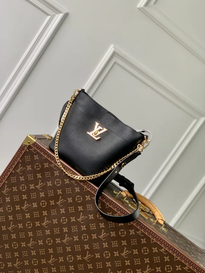 Lo and Walk Bucket Bag in Black