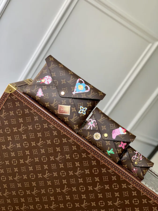 Vivienne Pochette Kirigami Handbag
