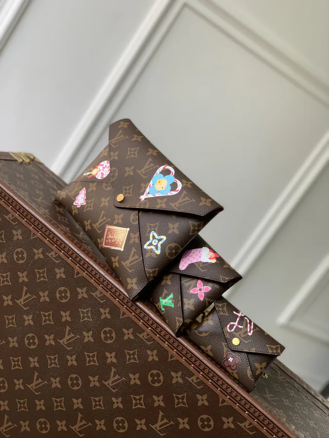 Vivienne Pochette Kirigami Handbag