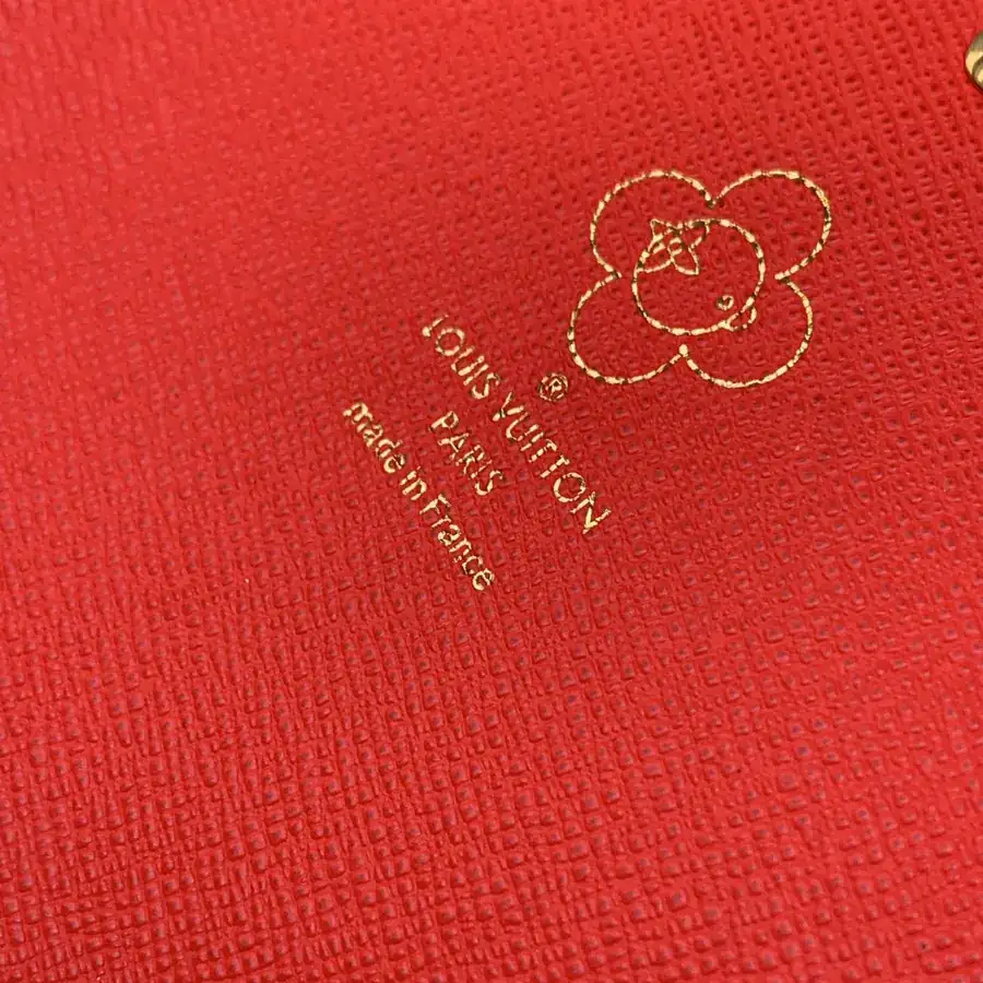 Vivienne Pochette Kirigami Handbag