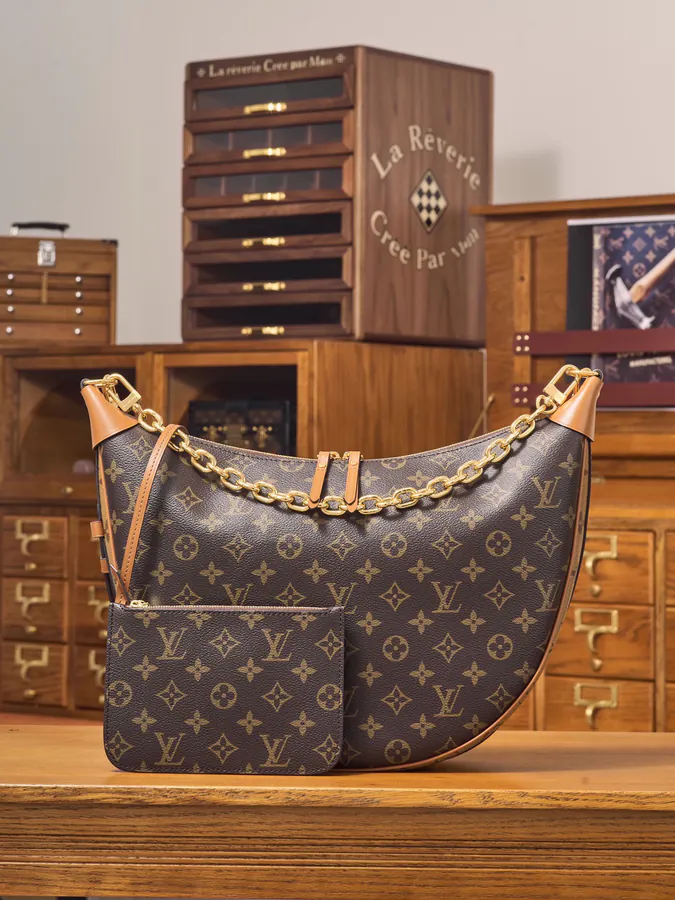 M46311: Vintage MB Crafted with Dynamic 163 Chip, Premium Finish, Full Steel Hardware, and Imported Leather