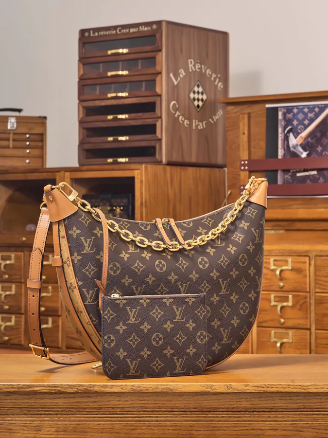M46311: Vintage MB Crafted with Dynamic 163 Chip, Premium Finish, Full Steel Hardware, and Imported Leather