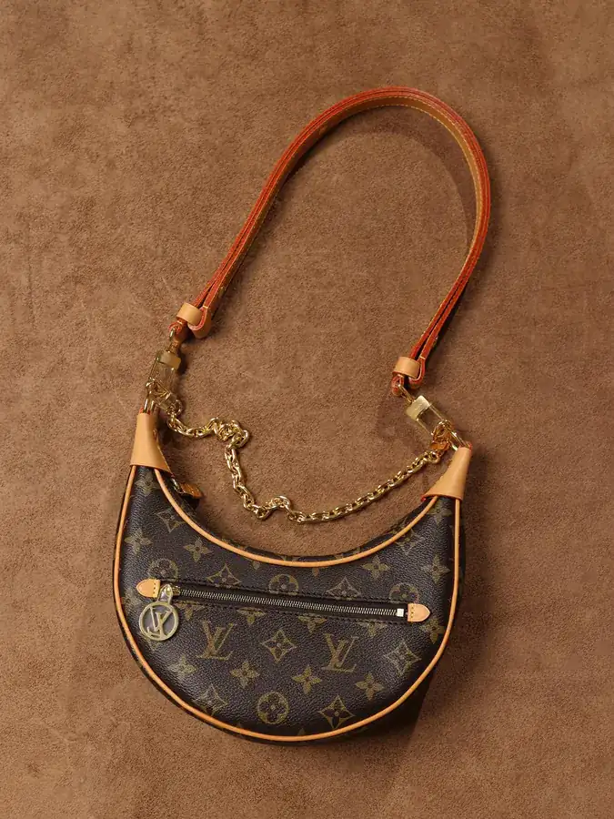 LOOP Handbag by Nicolas Ghesquière