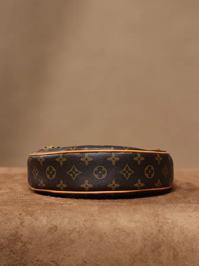 LOOP Handbag by Nicolas Ghesquière