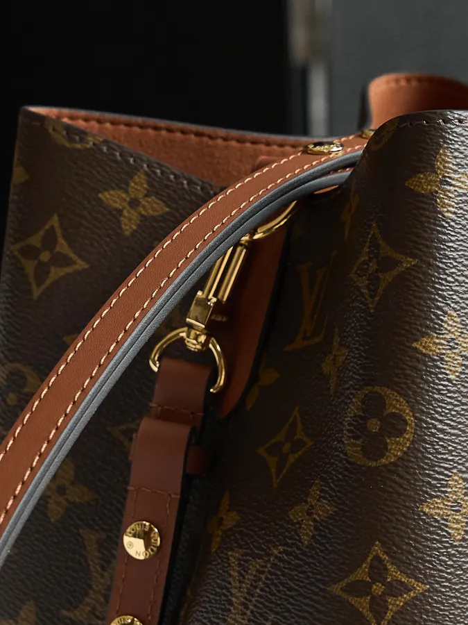 NÉONOÉ Mid Size Handbag