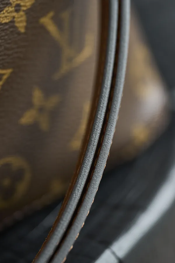 NÉONOÉ Mid Size Handbag