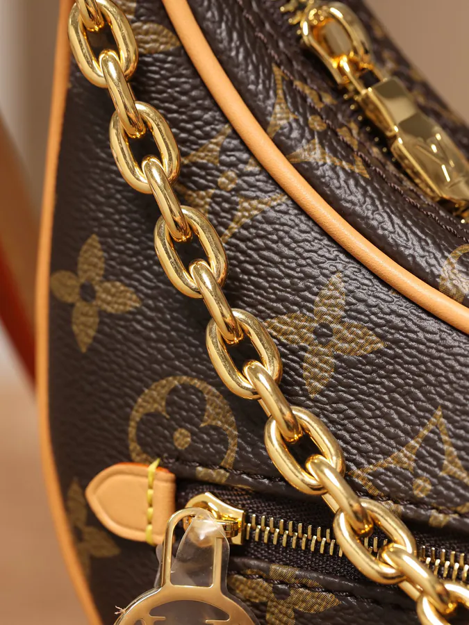 LOOP Handbag Moon Shape, Exclusive European Calfskin