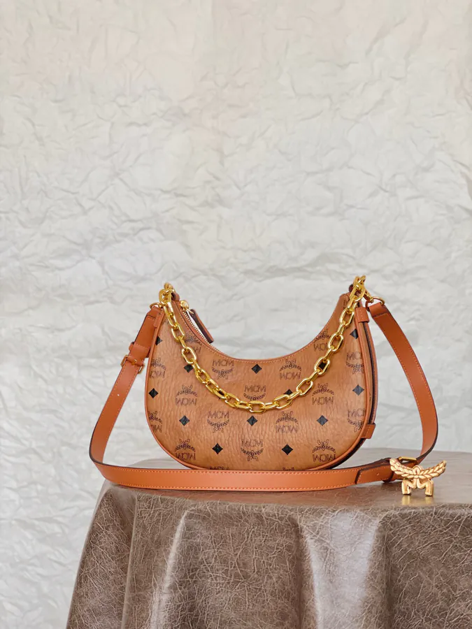 MCM Aren Hobo Classic Cognac Brown