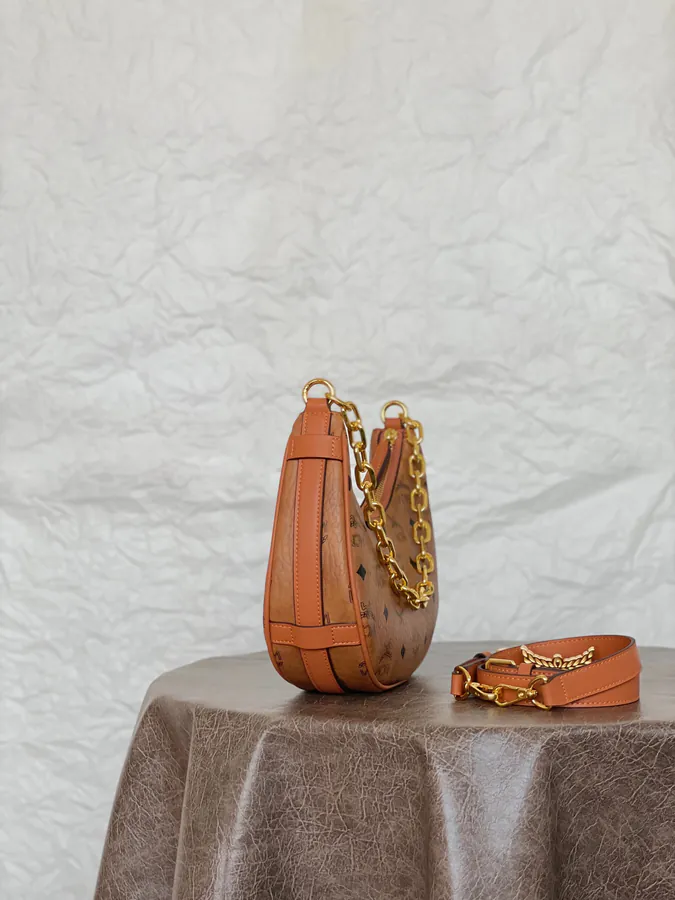 MCM Aren Hobo Classic Cognac Brown