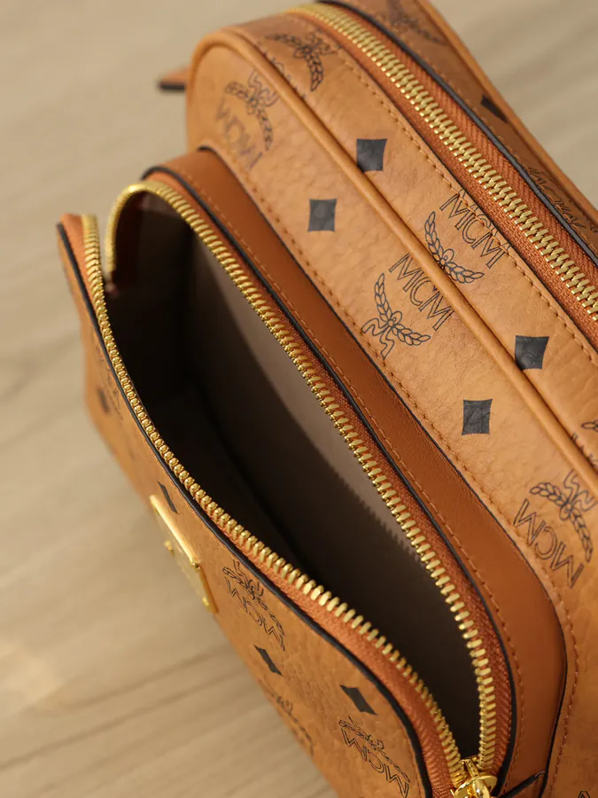 Aren Crossbody Bag Mini Size
