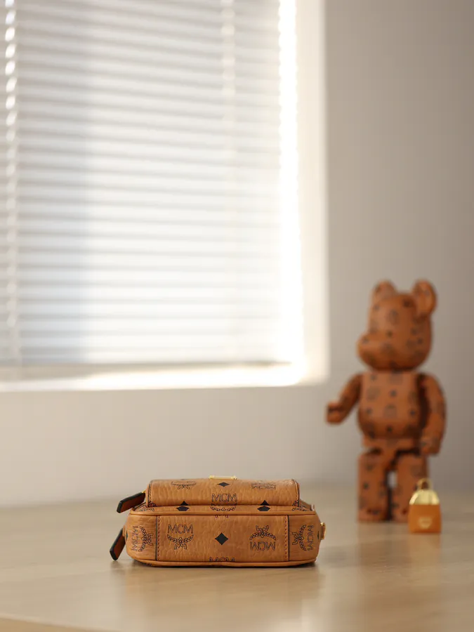 Mini P360 Aren Crossbody Bag Stylish Essential