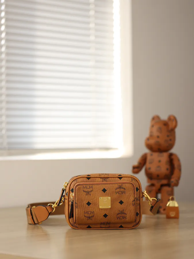Mini P360 Aren Crossbody Bag Stylish Essential