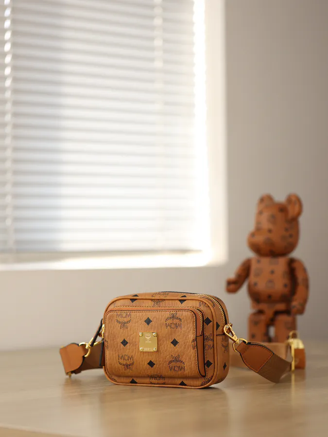 Mini P360 Aren Crossbody Bag Stylish Essential