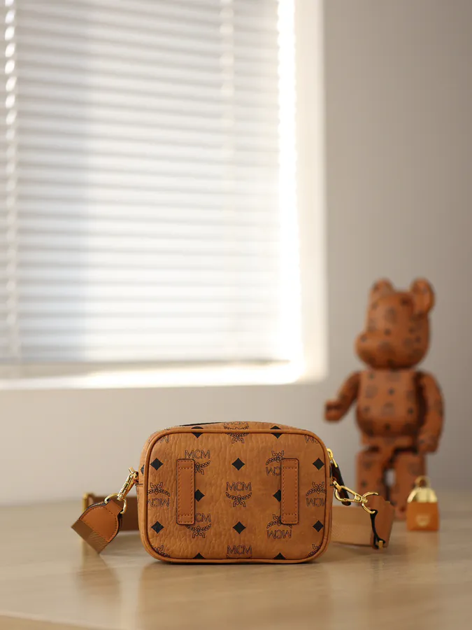 Mini P360 Aren Crossbody Bag Stylish Essential