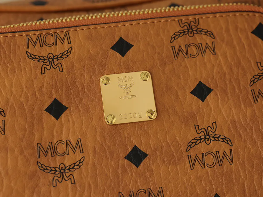 Aren Crossbody Bag Mini Size