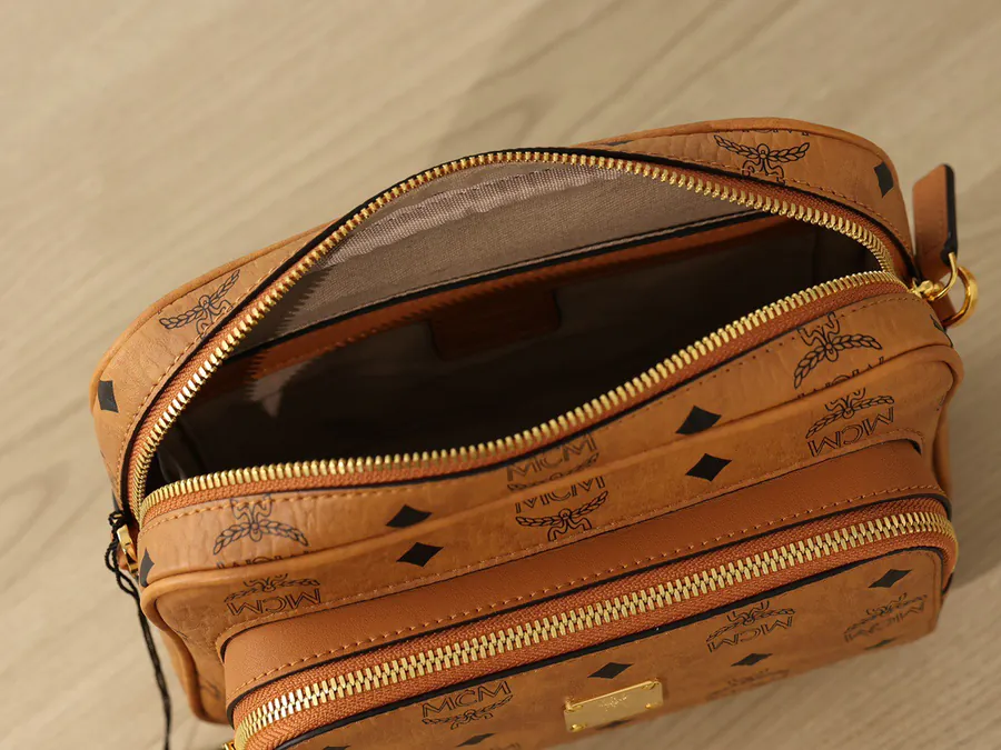 Aren Crossbody Bag Mini Size