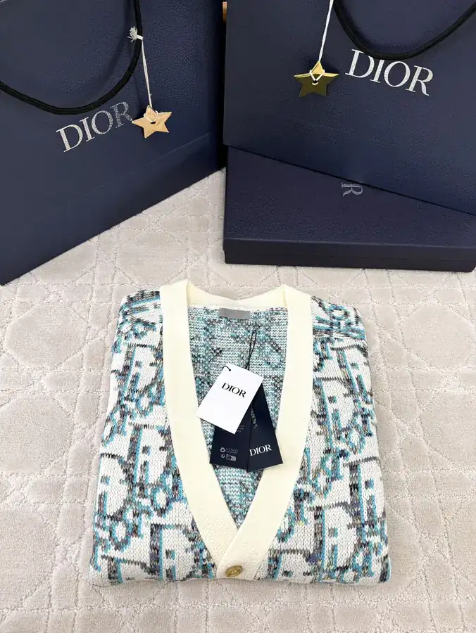 P310 CD 25SS New Color Classic Flower Blouse