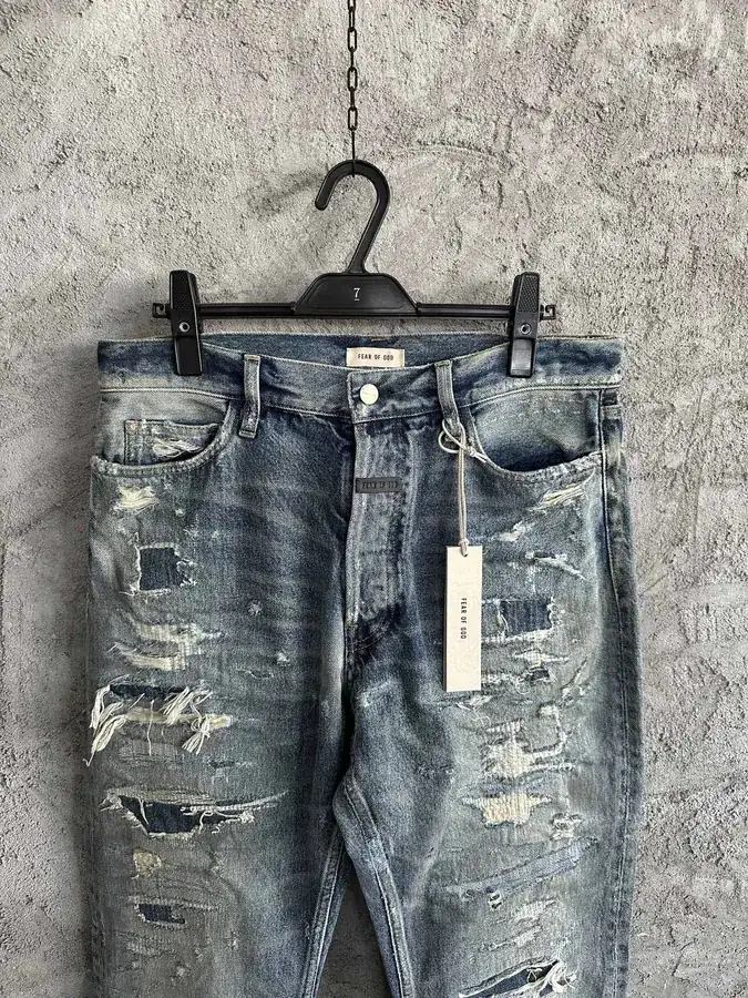 FEAR OF GOD 2024SS秋冬款 Ripped Jeans