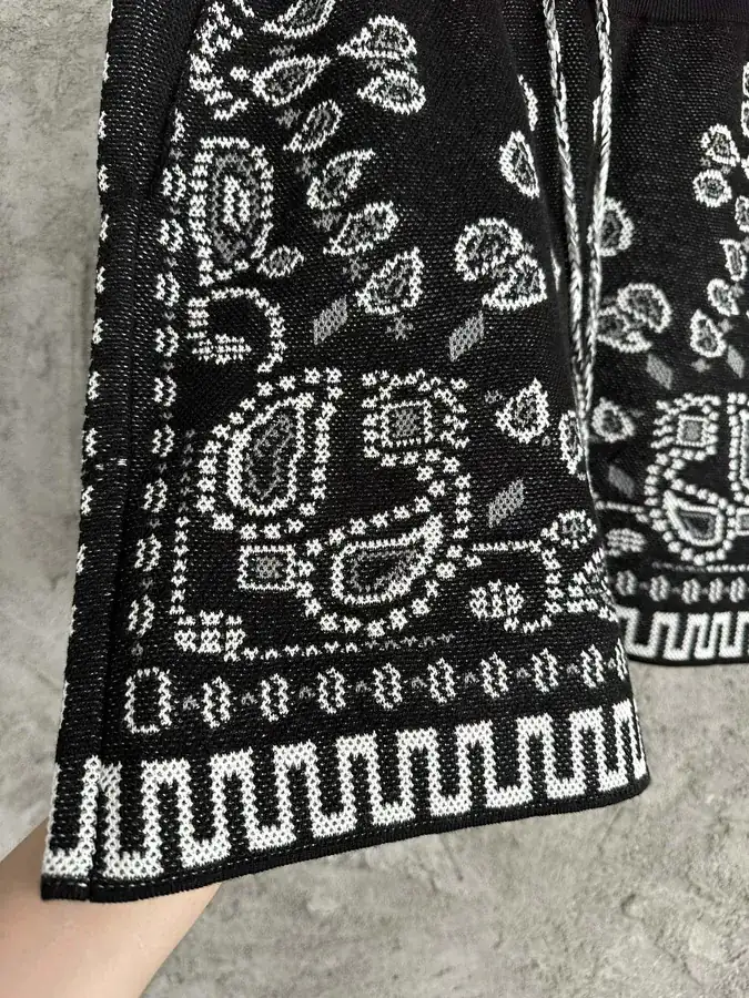 ALANUi 2025SS Cotton Shorts with Cashew Flower Pattern