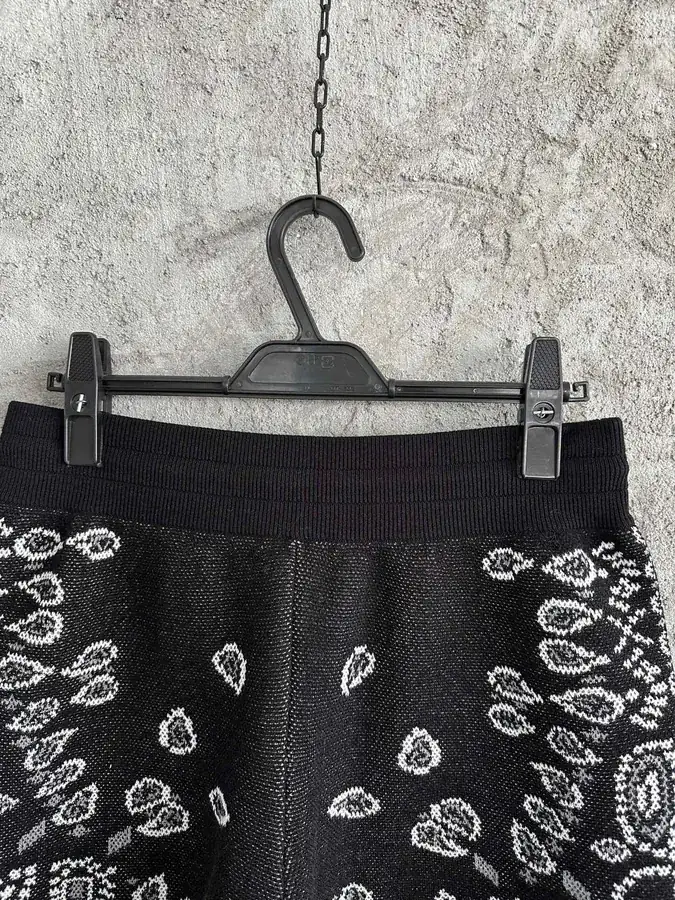 ALANUi 2025SS Cotton Shorts with Cashew Flower Pattern