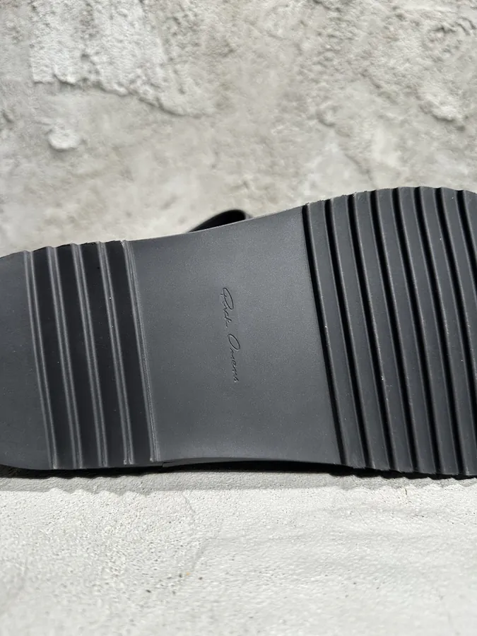 Rick Owens 2025SS Buckle Sandals with Grained Calfskin Upper