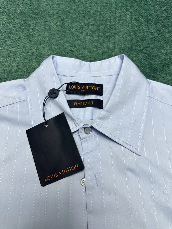 25ss New Stripe Pattern Pointed Button Short Sleeve Shirt