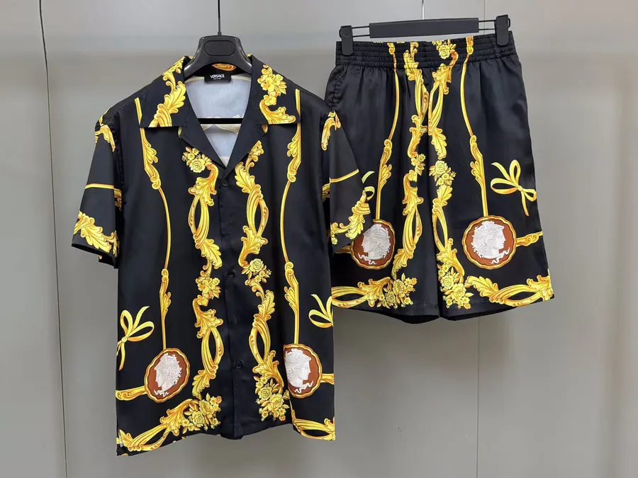 V Brand New Men's Medusa Cameo Shirt