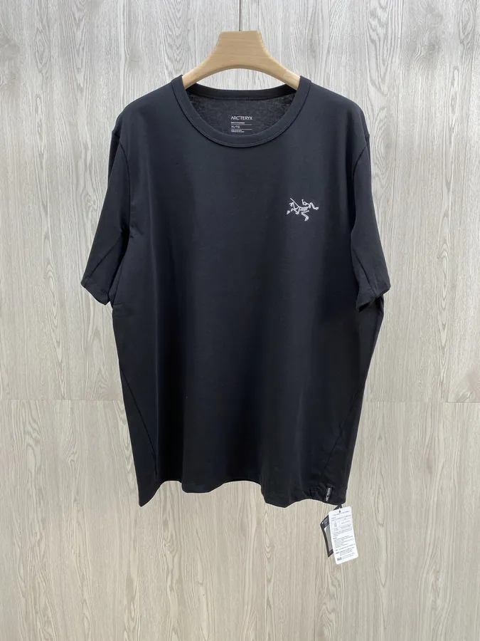 YB Logo Embroidered Short Sleeve T Shirt