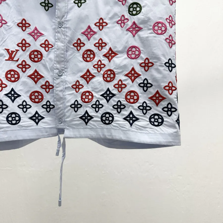 1V Embroidered Short Sleeve Shirt