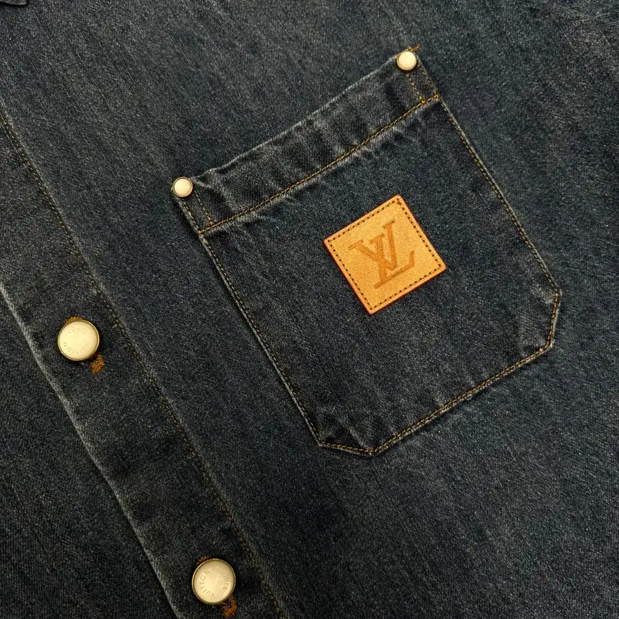 1V Logo Patchwork Calfskin Denim Short Sleeve Shirt